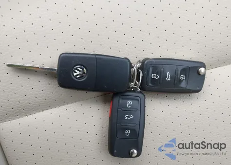 2016 Volkswagen Tiguan R-Line/S/Se/Sel z USA, uszkodzony, nr VIN WVGBV7AX6GW586401